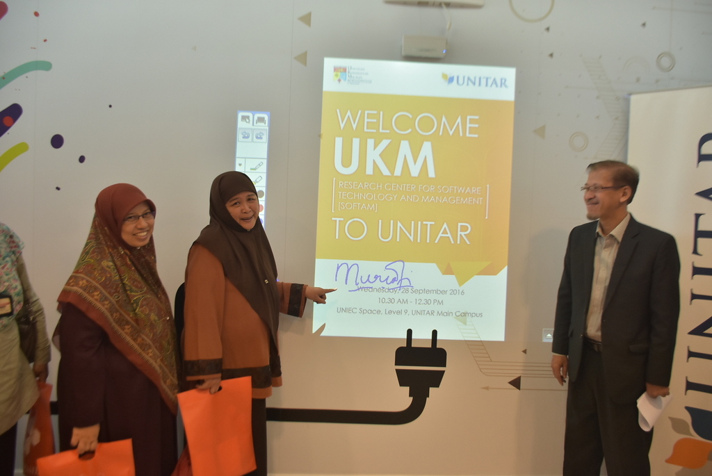 UKM 1702